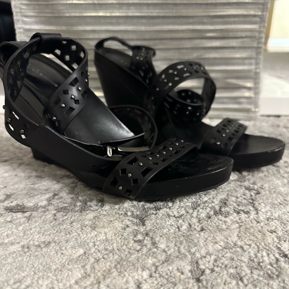 BCBG Generation Wedge Heels - Picture 1 of 8